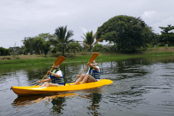 Remar en kayak en puerto escondido